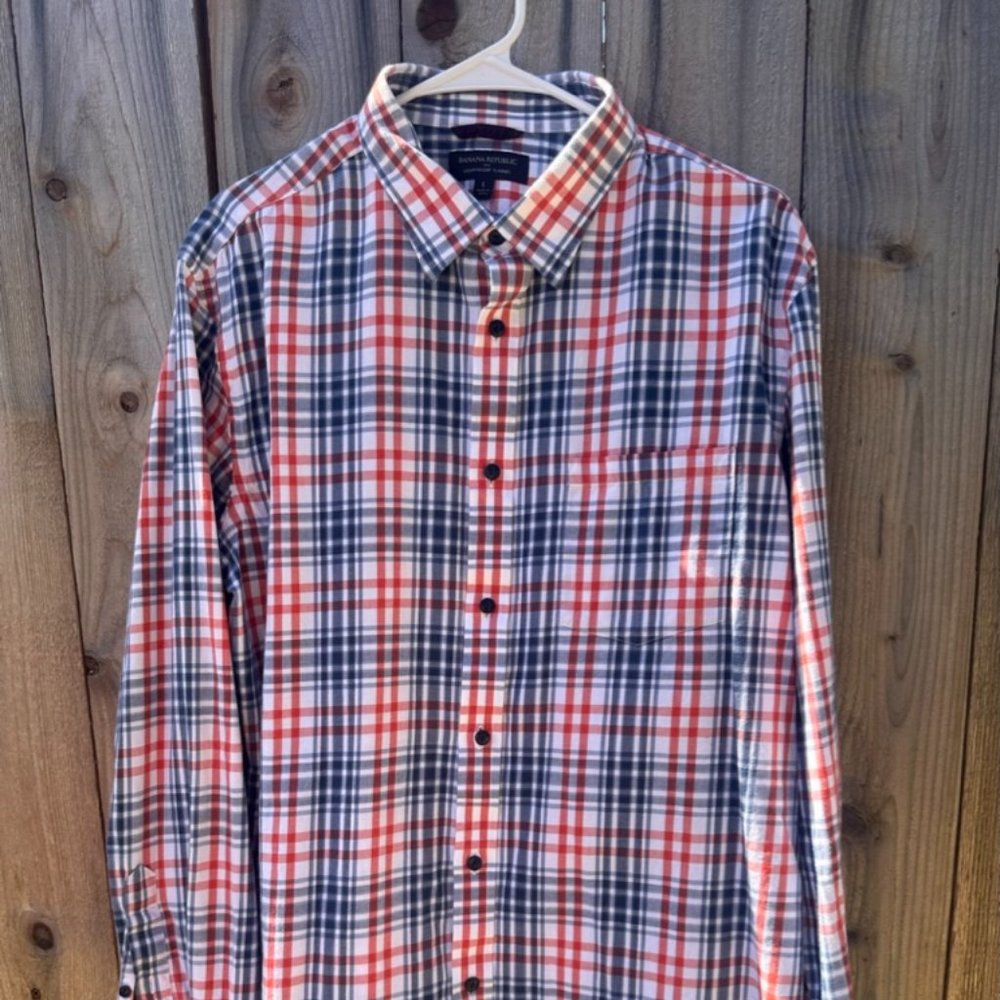 Banana Republic Men's Casual Button Down Shirt